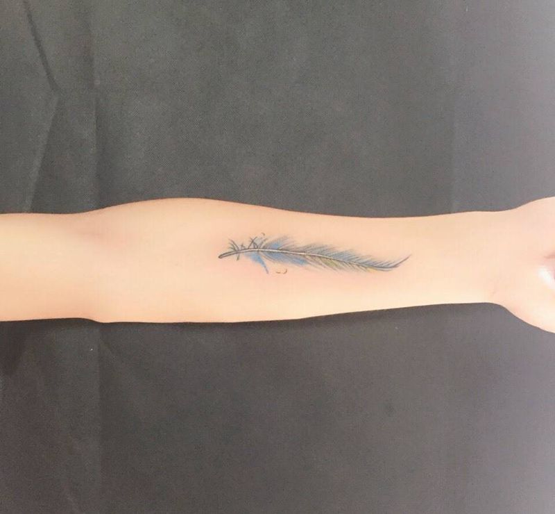 羽毛纹身图片_成品手臂清新动物纹身图案