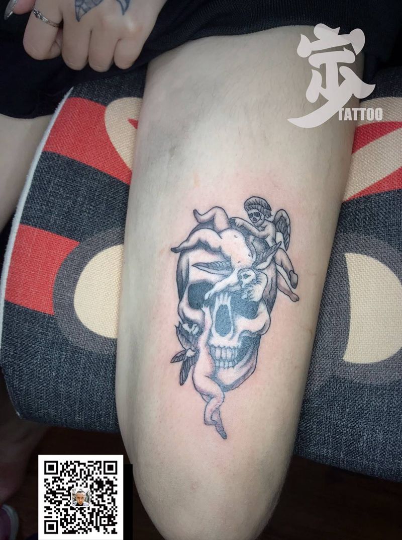 小天使+骷颅头纹身图片_腿部New School欧美写实纹身图案