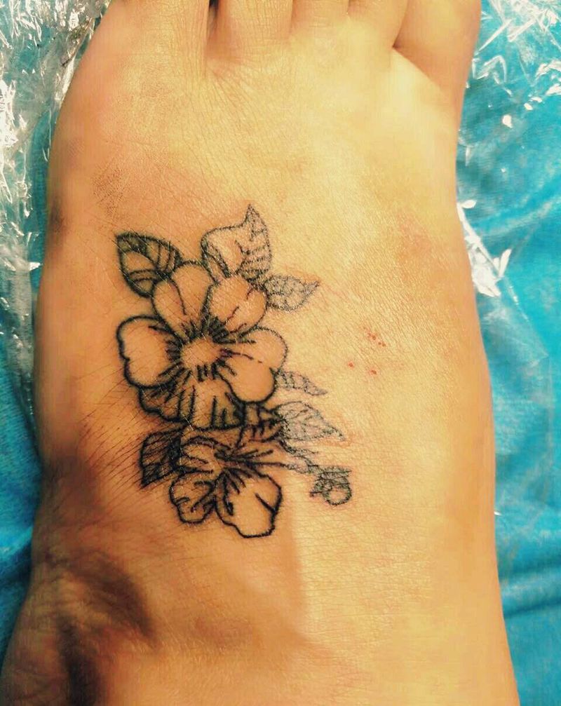 花儿纹身图片_脚部清新植物成品纹身图案