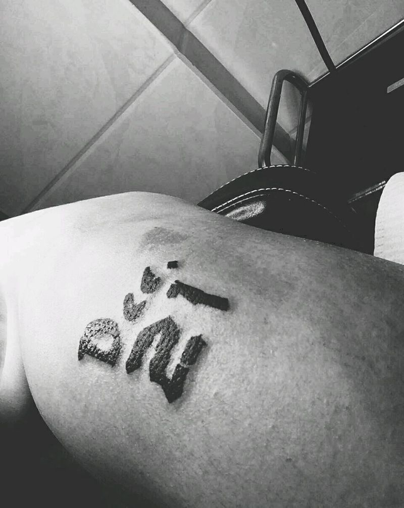 女儿生日纪念纹身图片_手臂清新字符成品纹身图案