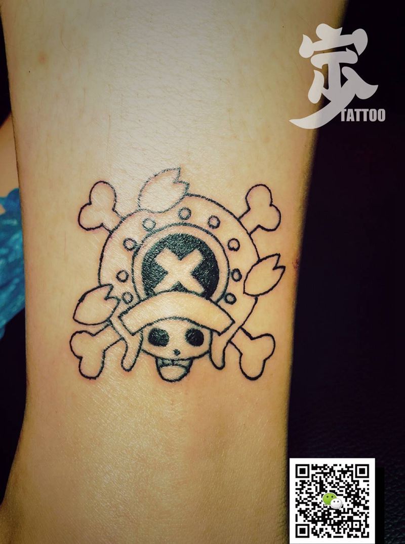 乔巴纹身图片_脚部清新动物人物日式漫画成品纹身图案