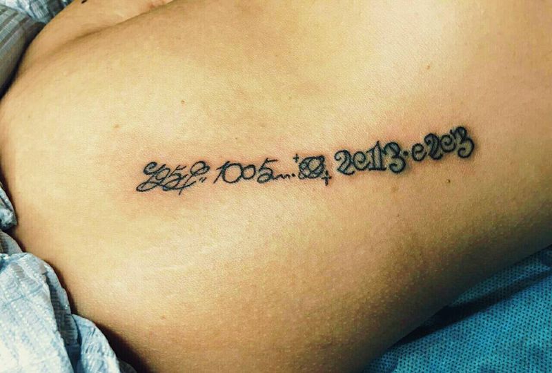 母亲生日+女儿生日纹身图片_腰部清新字符成品纹身图案