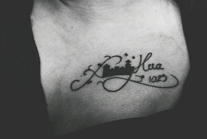 小图修改纹身图片_胸部清新几何字符覆盖成品纹身图案