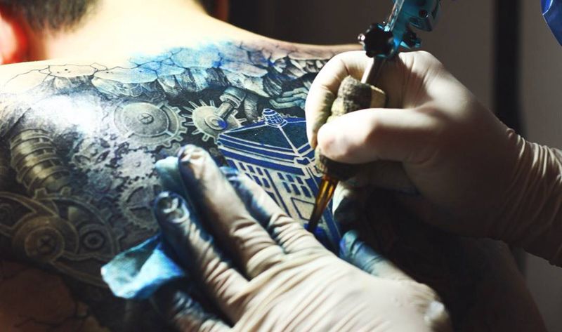 机械+电话亭纹身图片