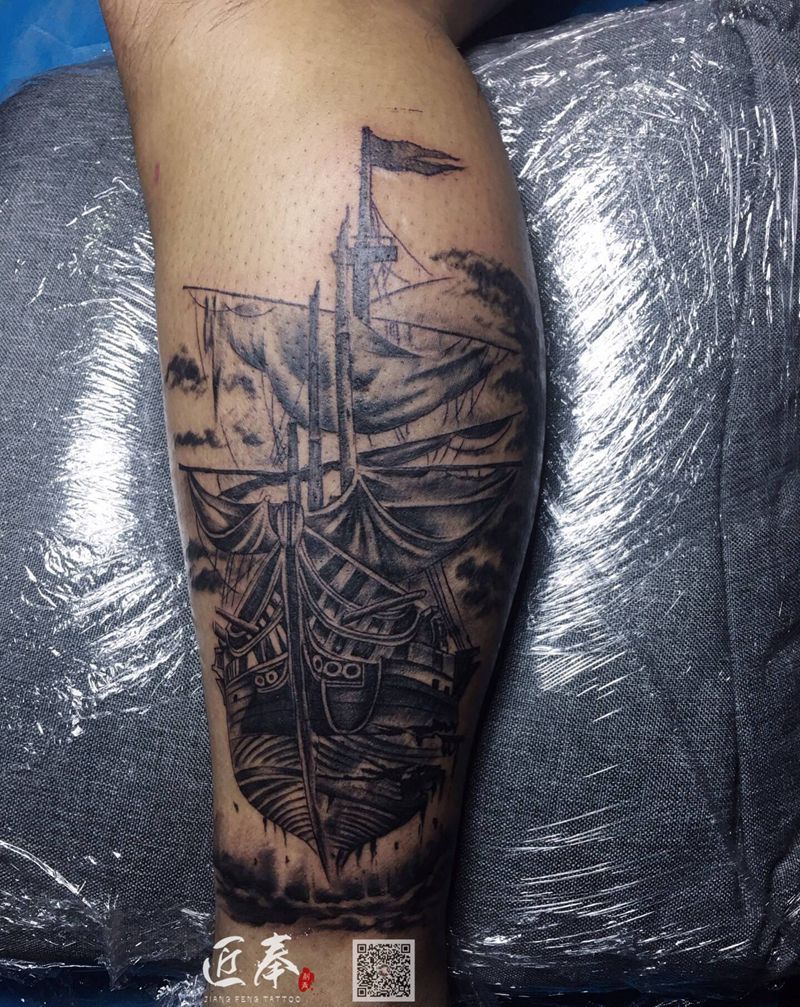 帆船纹身图片_腿部欧美写实纹身图案