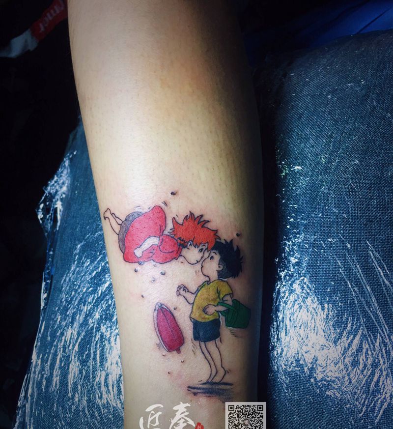 悬崖上的金鱼姬纹身图片_腿部New School纹身图案