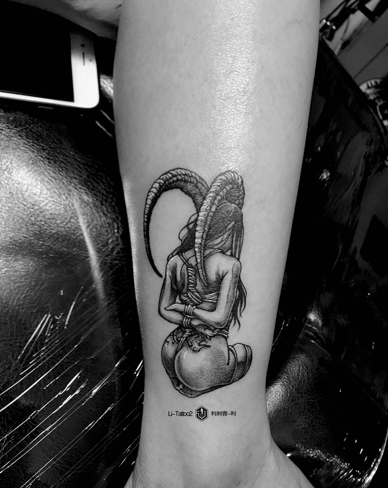 魔蝎座纹身图片_腿部纹身图案