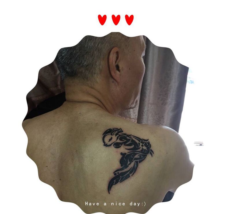 图腾兔纹身图片_肩部图腾纹身图案