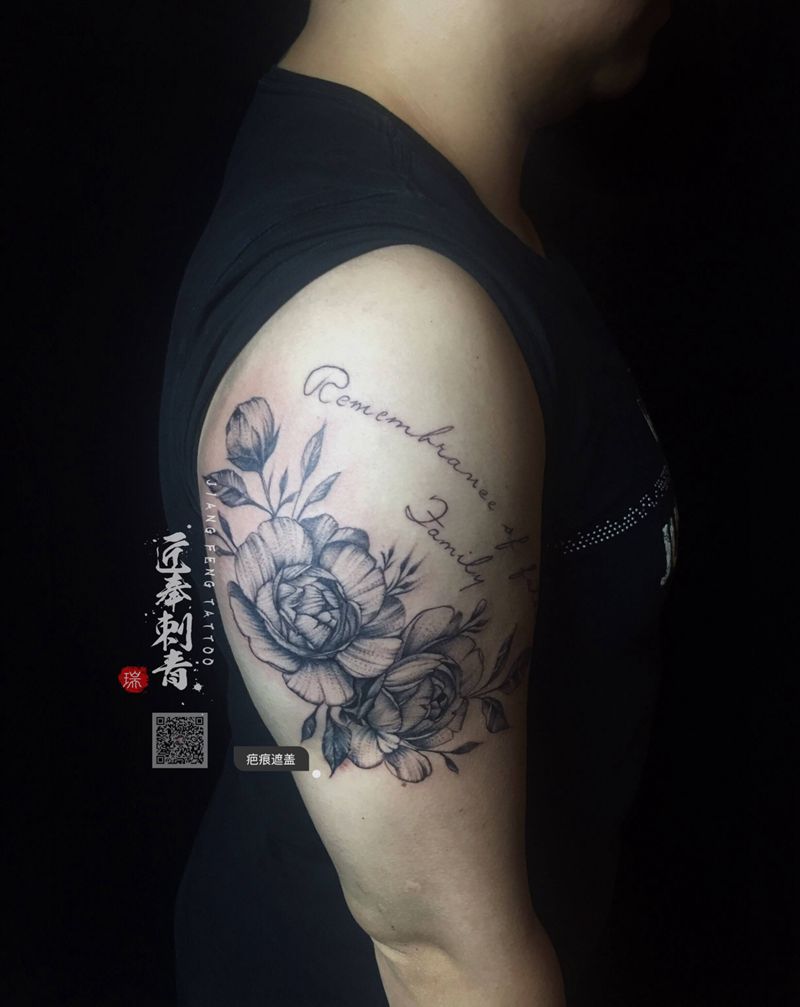 花卉纹身图片_手部素描风格纹身图案