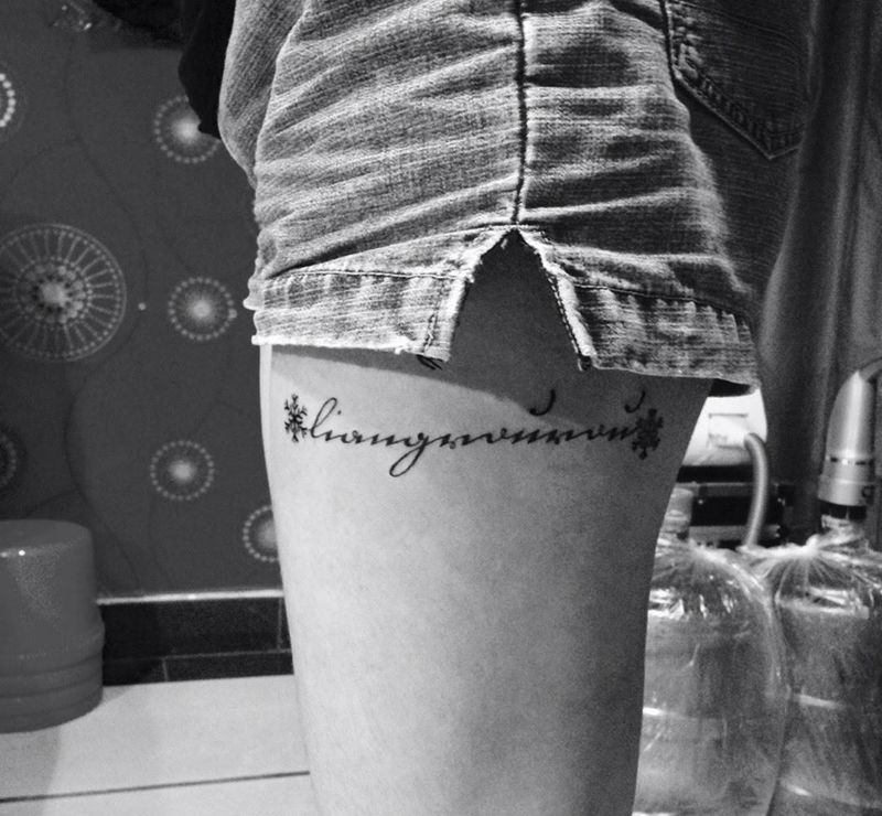 大腿英文纹身图片