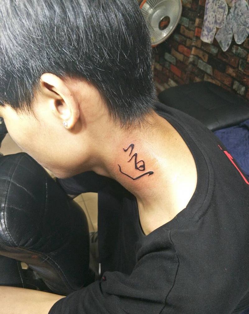 道纹身图片_颈部纹身图案