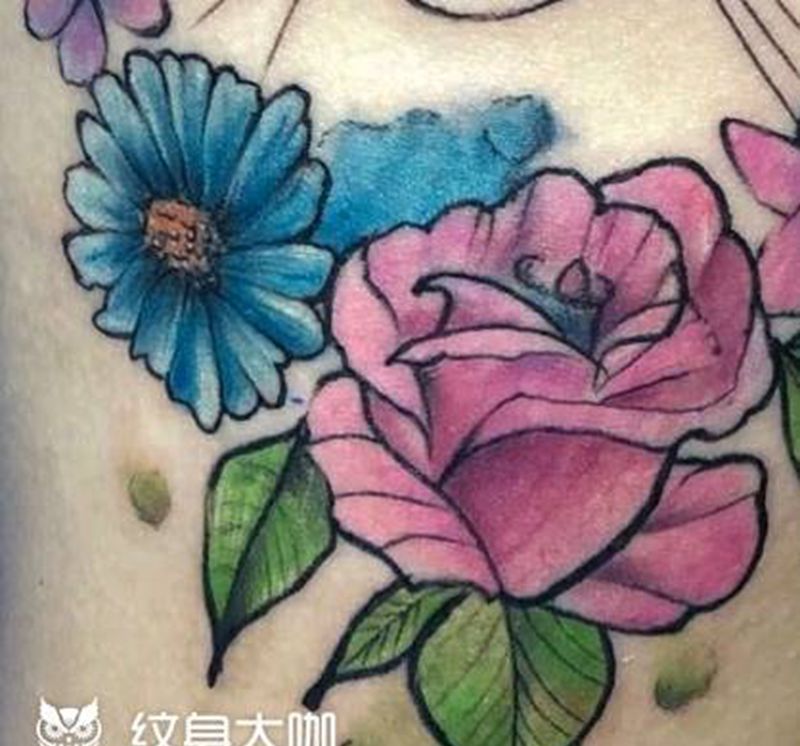 猫咪纹身图片_肩部New School水彩纹身图案