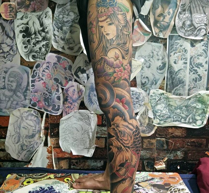 花腿纹身图片_腿部纹身图案