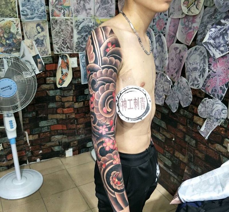 老传统花臂纹身图片_手臂手部纹身图案
