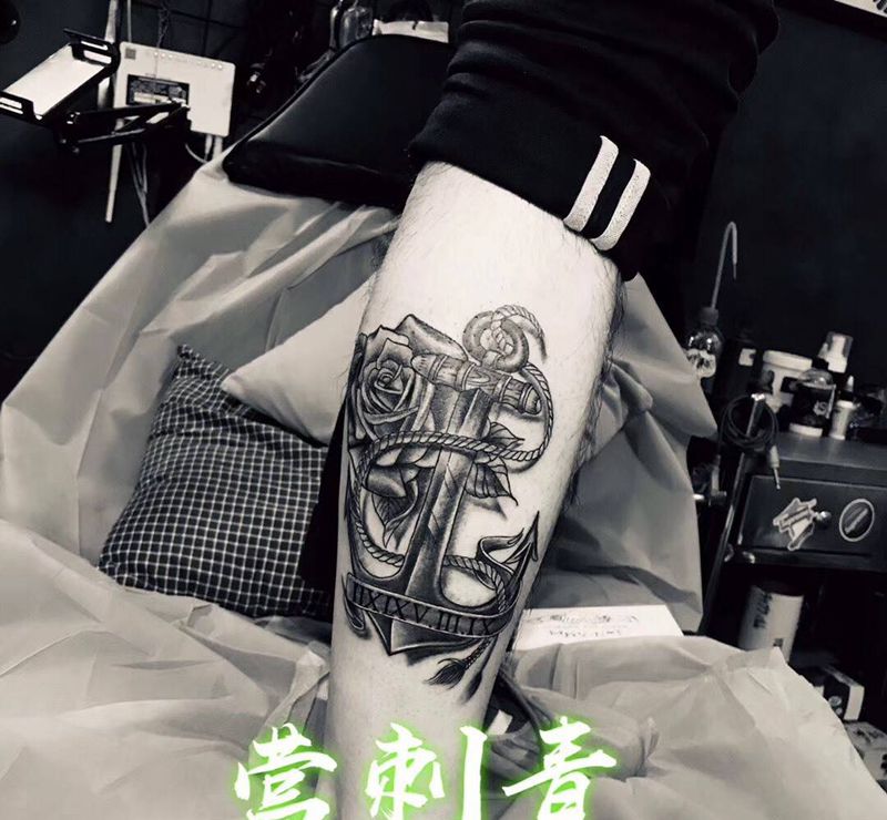 船锚&玫瑰纹身图片