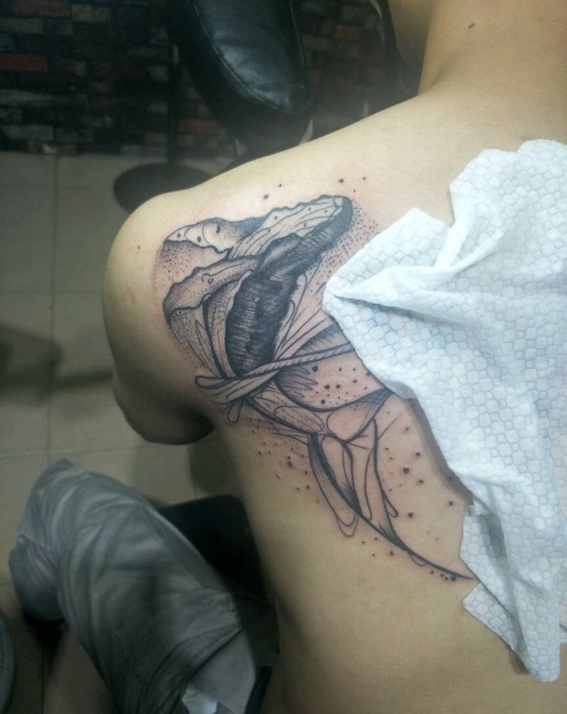 鲸鱼纹身图片_肩部纹身图案