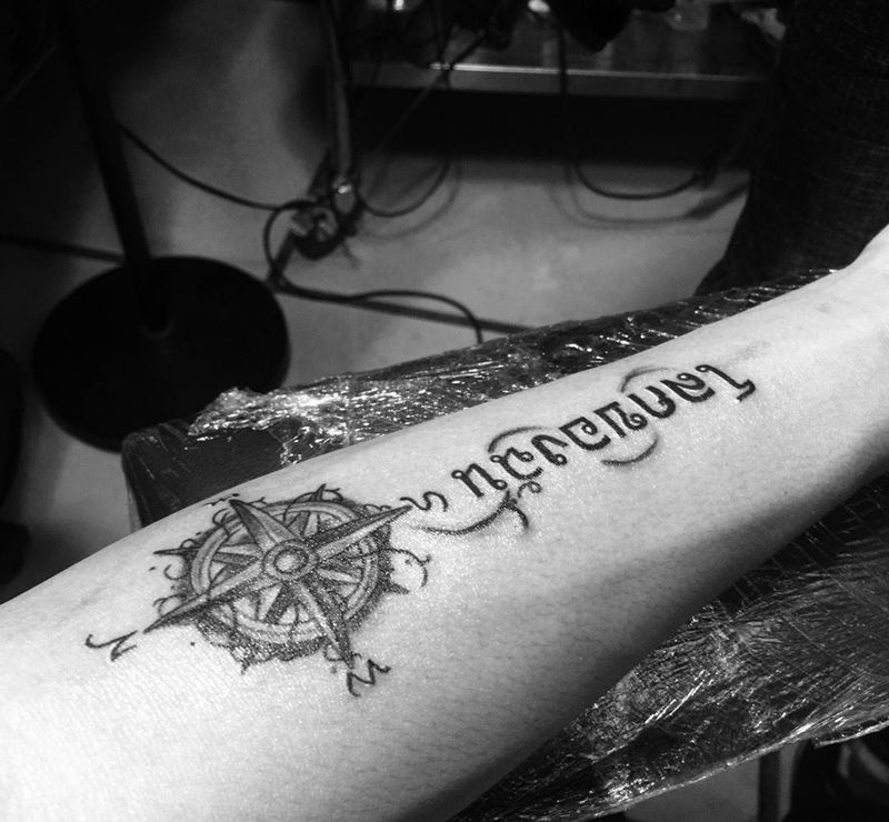 指南针纹身图片