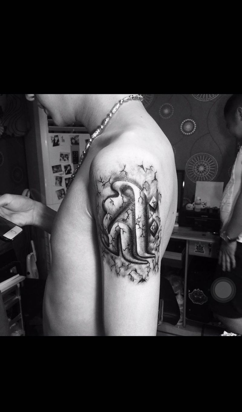 浮雕字体纹身纹身图片