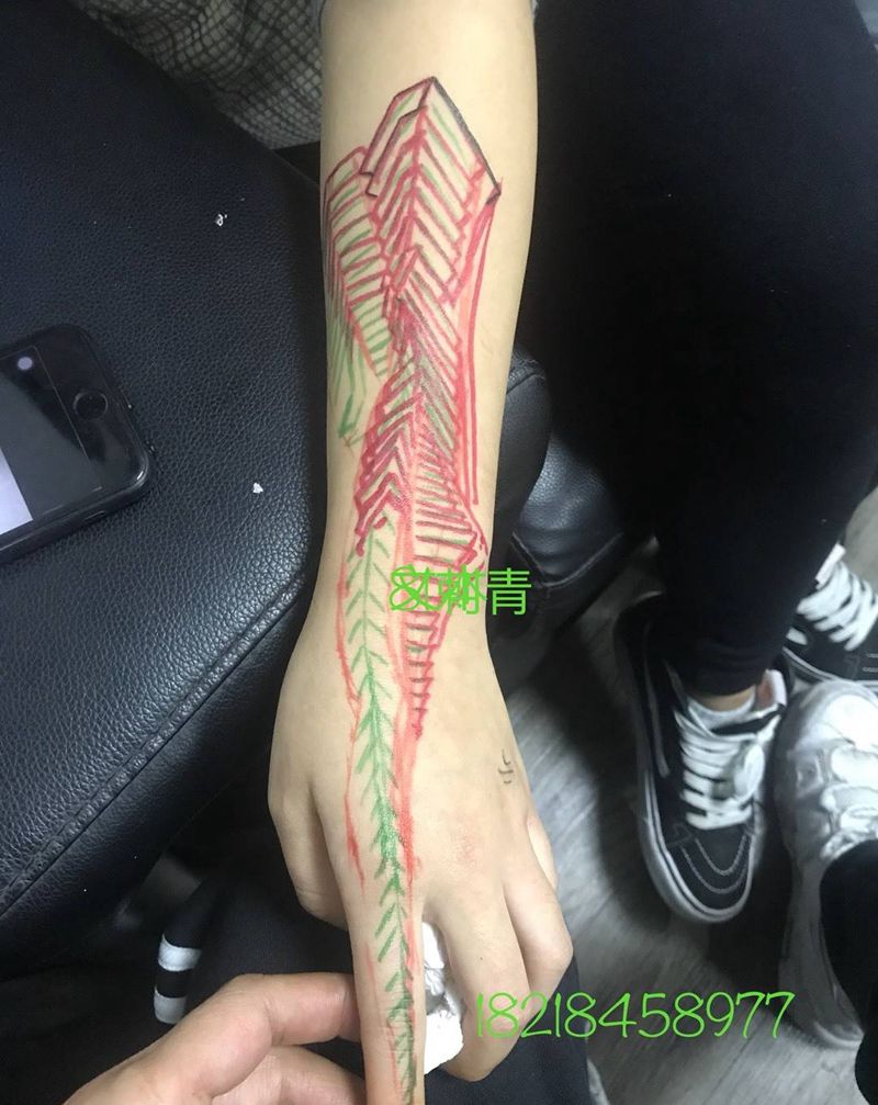 手绘解决各个骨点更完美纹身图片