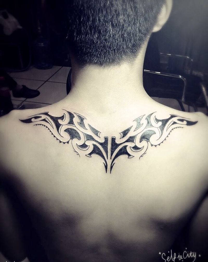 图腾纹身图片_欧美背部纹身图案
