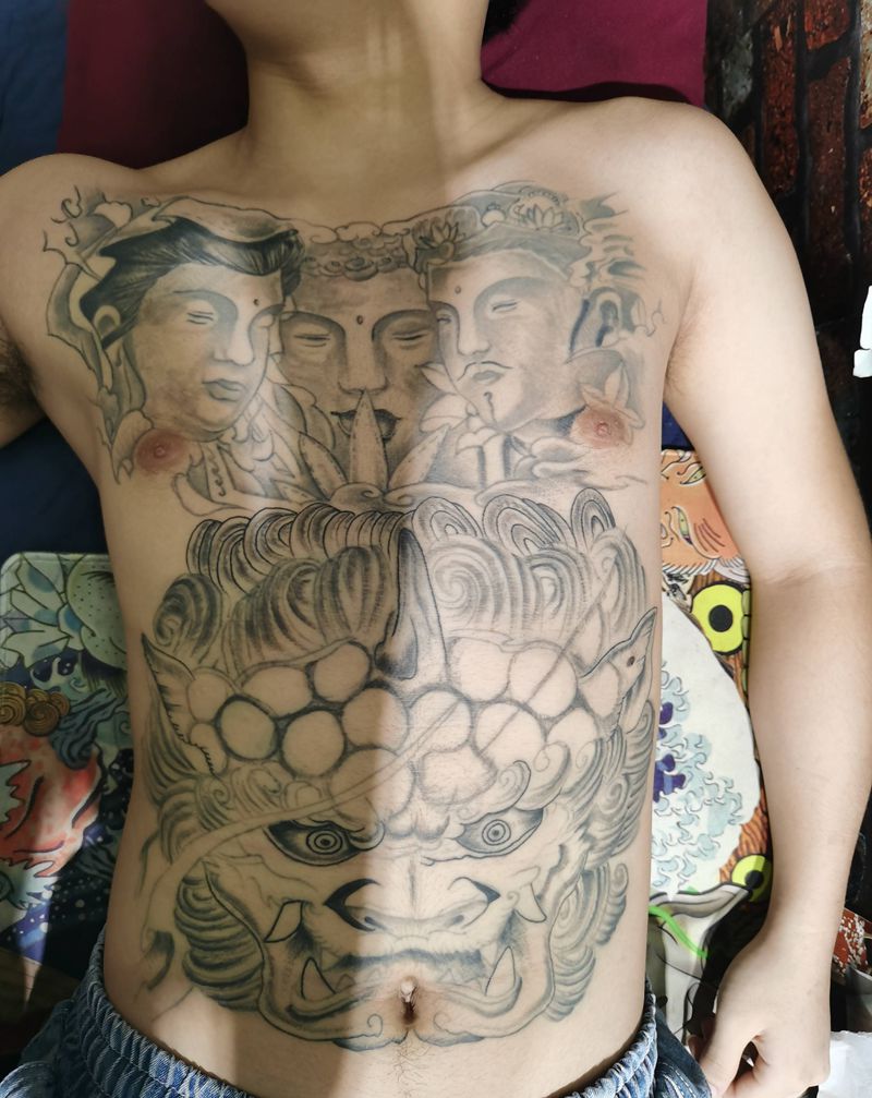 修改纹身图片_胸部腹部纹身图案