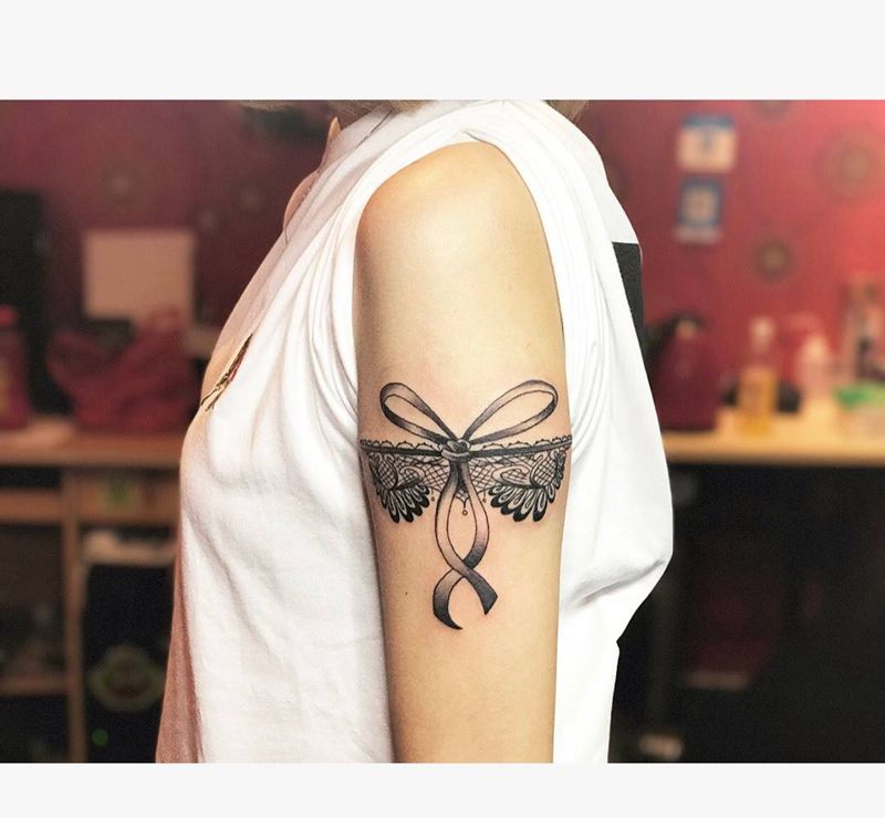 客人自带蕾丝纹身图片