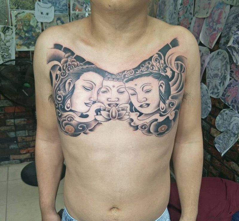 三面佛纹身图片_胸部纹身图案