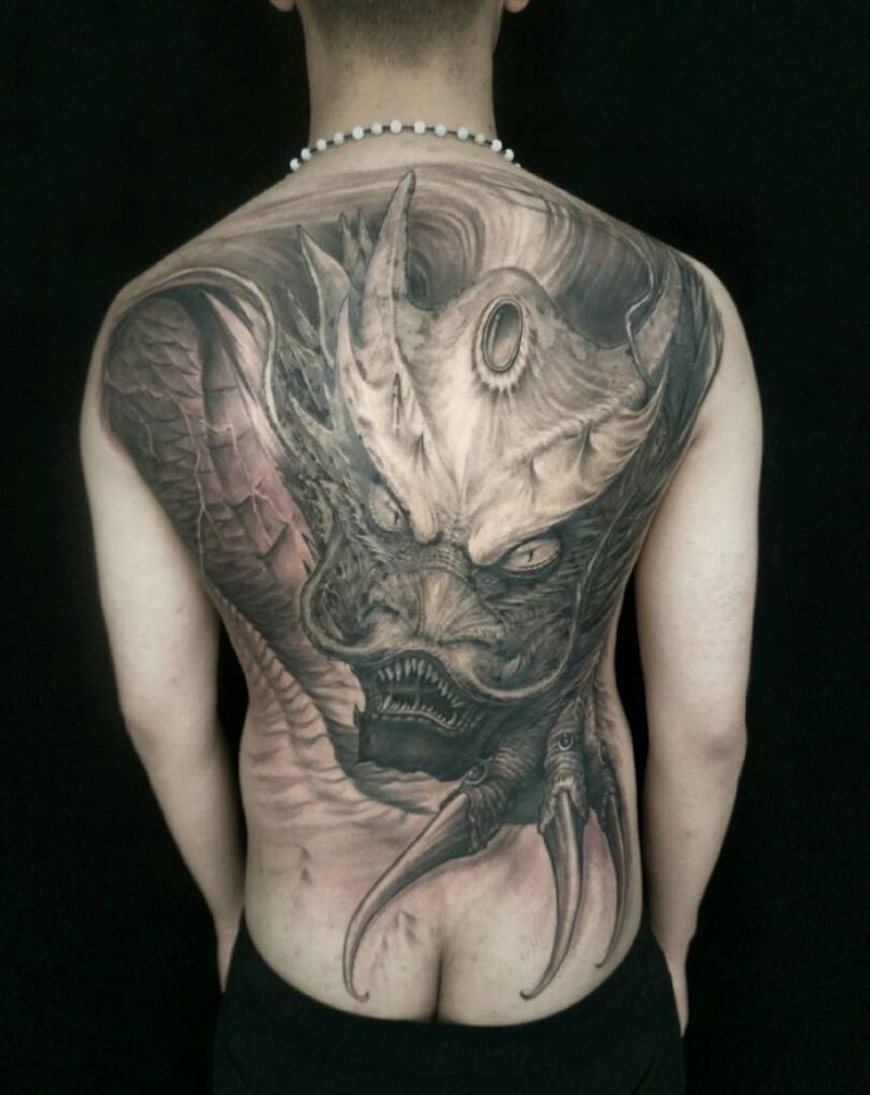 满背龙神纹身图片