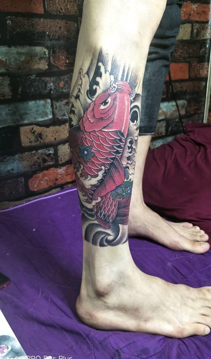 彩色鲤鱼纹身图片