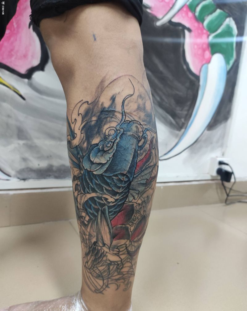 暴力遮盖未完成纹身图片_腿部新传统纹身图案
