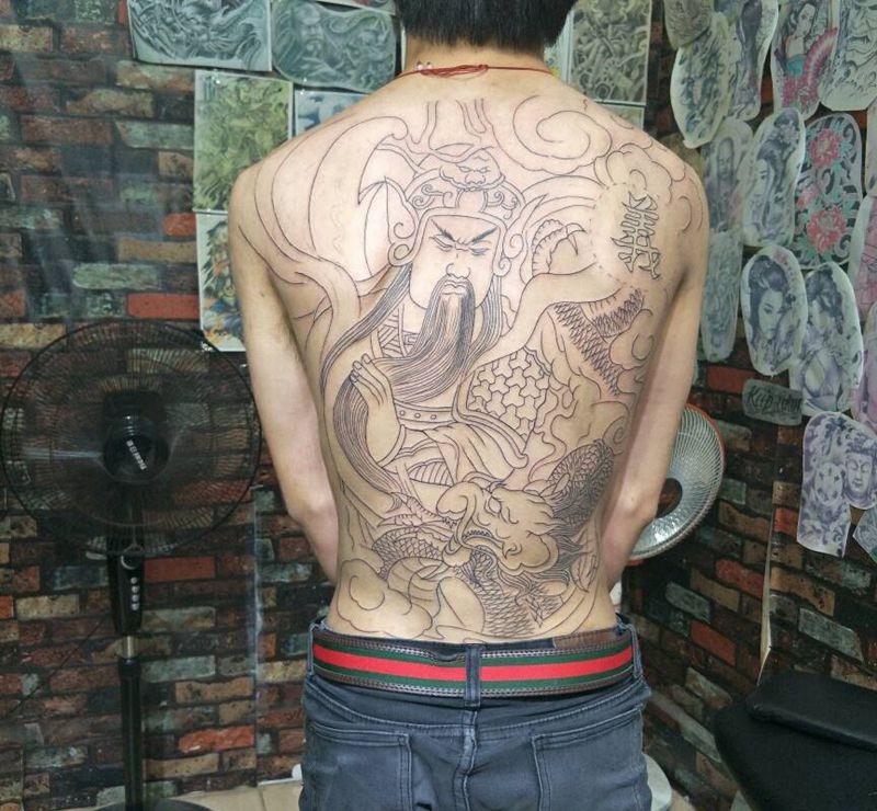 关二爷纹身图片_背部纹身图案