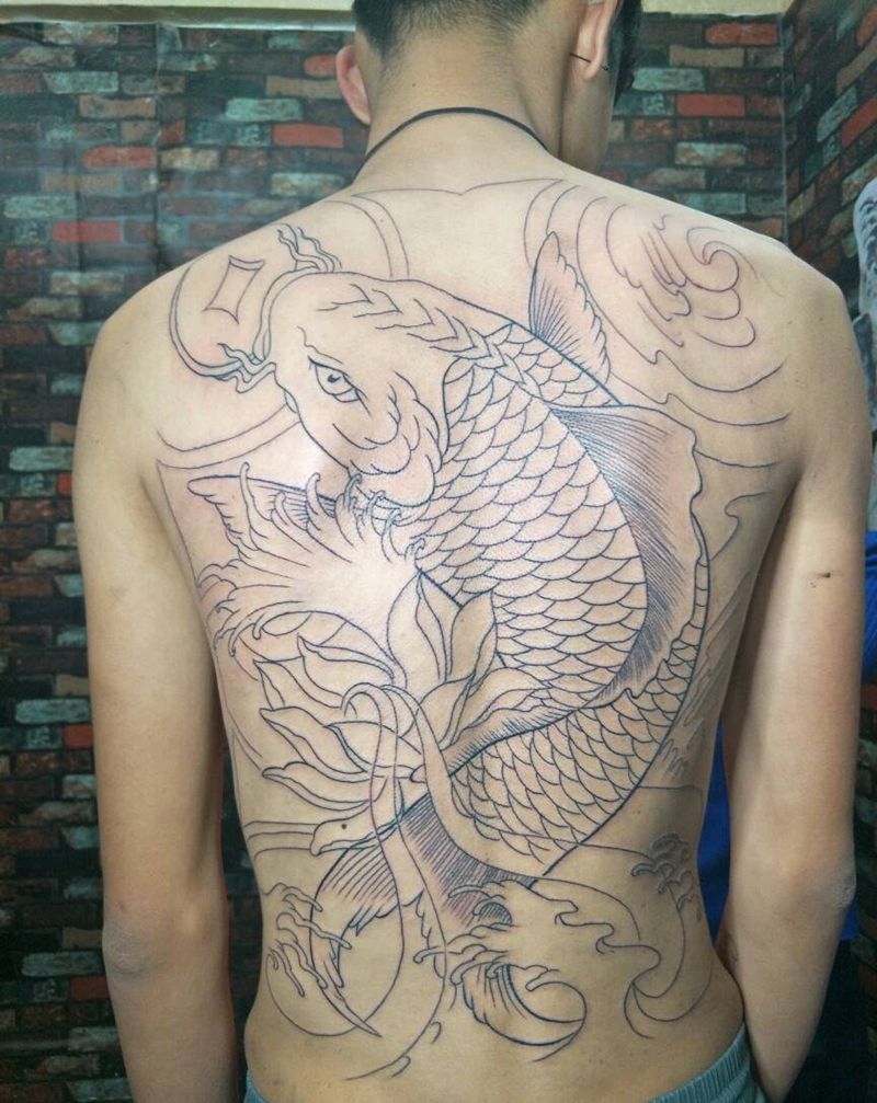 鲤鱼线条纹身图片