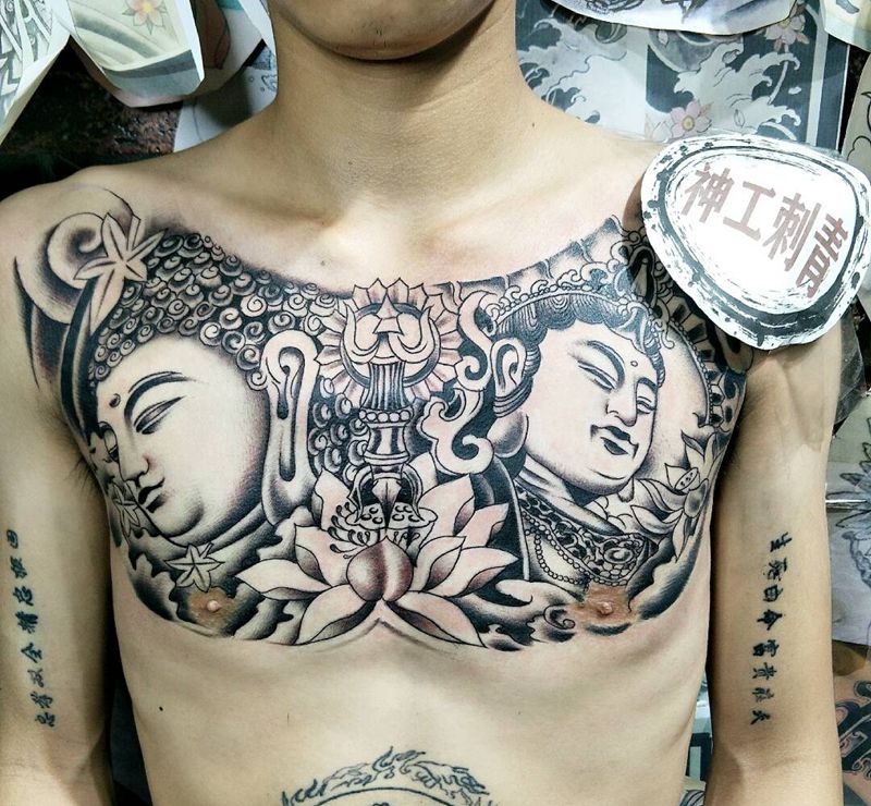 佛花胸纹身图片_胸部腹部纹身图案
