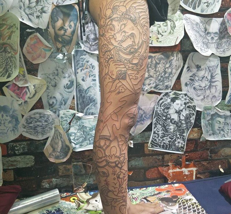 大长腿纹身图片_腿部纹身图案