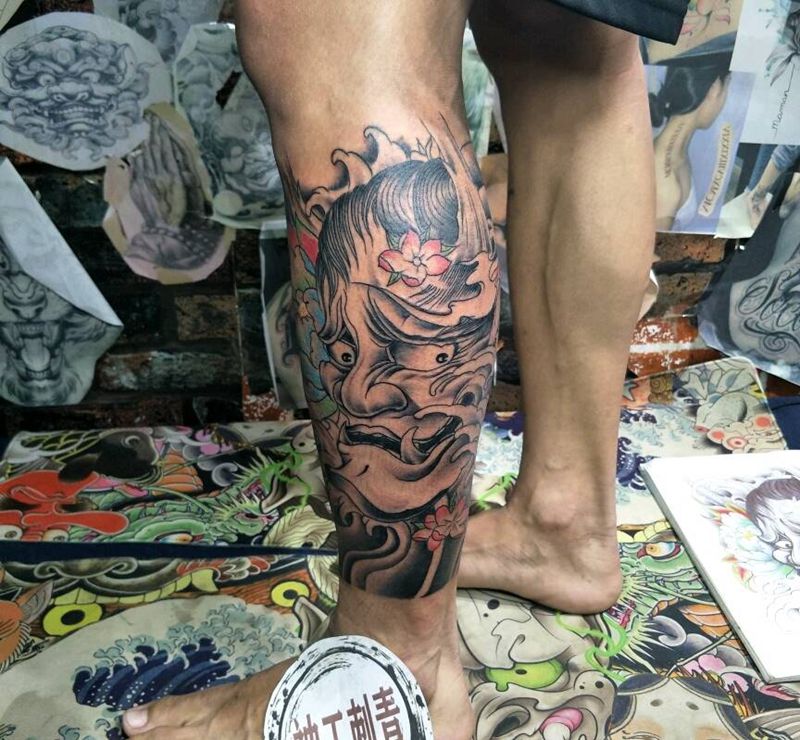 班若纹身图片_腿部脚部纹身图案