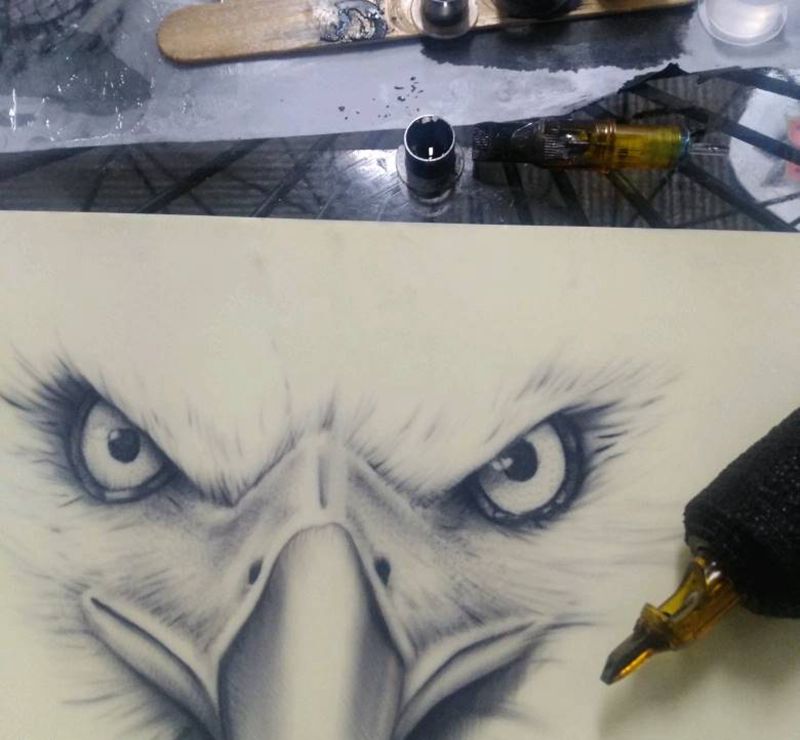 闲了纹身图片_胸部欧美写实纹身图案