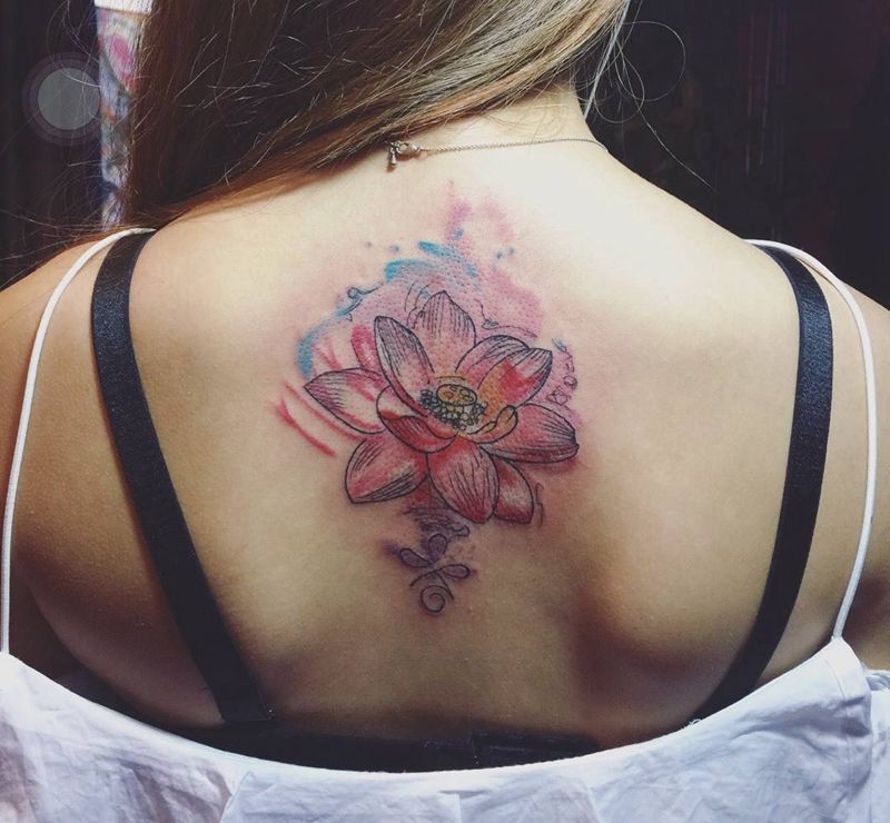 水彩莲花纹身图片