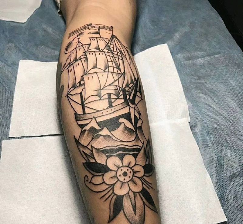 old school 帆船纹身图片_腿部Old School纹身图案