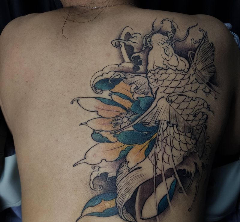 鲤鱼纹身图片_新传统New School鲤鱼纹身图案