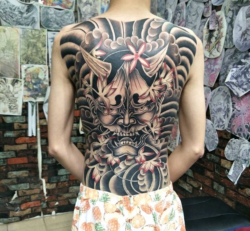 老传统满背纹身图片_背部纹身图案