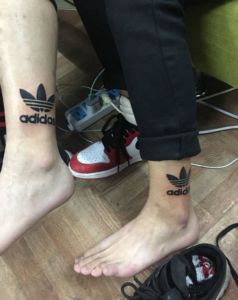 行走的广告纹身图片