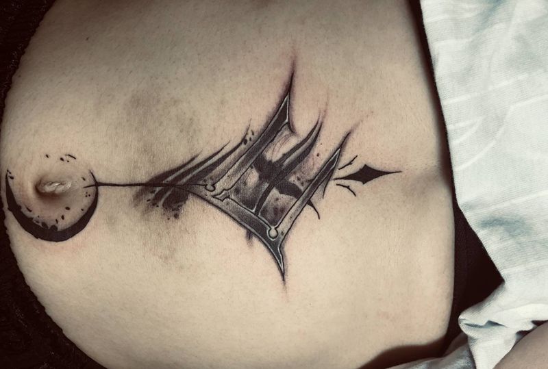 魔爪纹身图片_腹部纹身图案