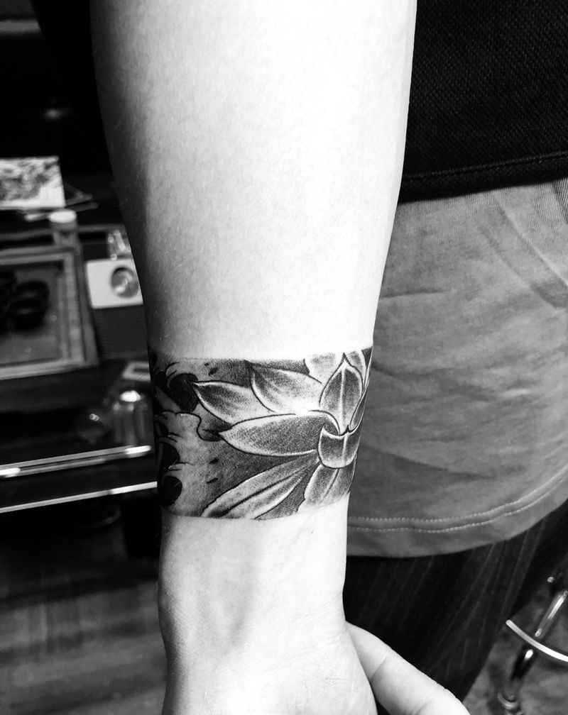 小花臂纹身图片_手臂纹身图案