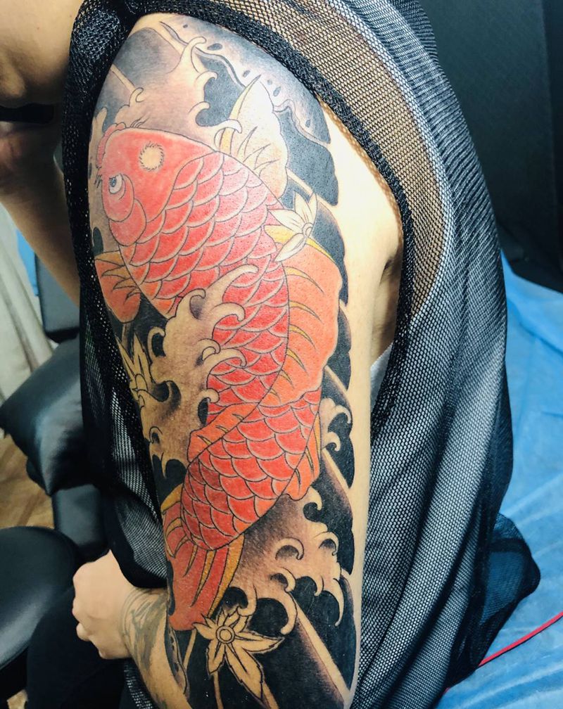 鲤鱼纹身图片_手臂纹身图案