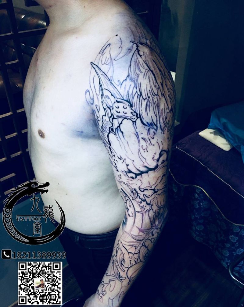 花臂线条已完纹身图片