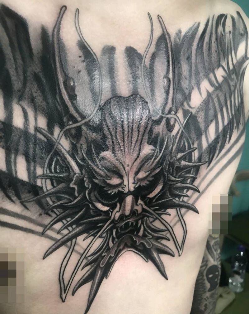 原创传统与暗黑字体结合纹身图片_胸部新传统花体字纹身图案