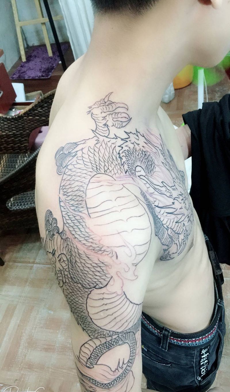 过肩龙纹身图片