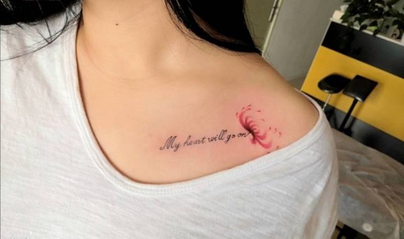 彼岸花纹身图片_肩部水彩纹身图案