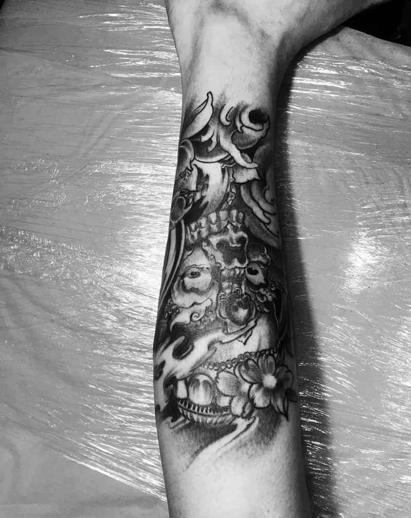 小腿骷颅纹身图片