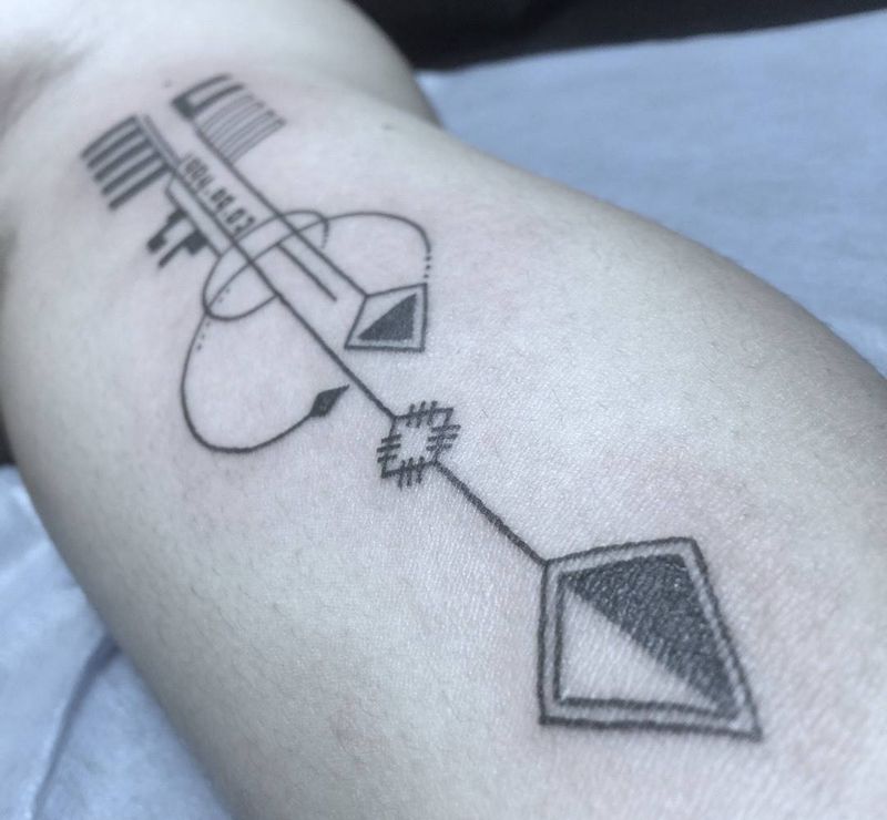 原创几何纹身图片_手臂几何纹身图案